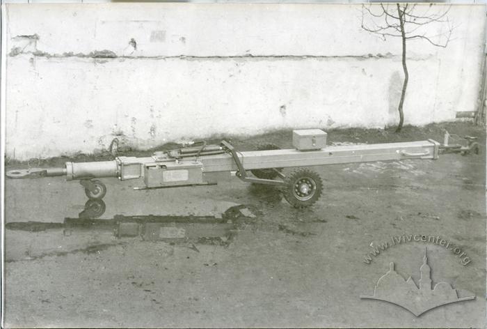 "Водило буксирное Ан-70 т, длина 5 м, тягловое усилие 26 т.с., 1995" 2