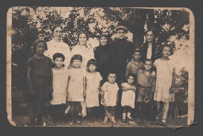 Груповий портрет родини 2