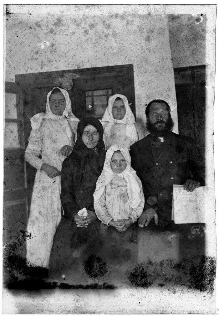 Portrait of a woman, a man, and the girls 2