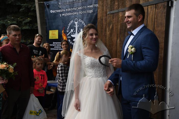 Ковальський весільний обряд під час фестивалю "Сталеве Джерело" 2