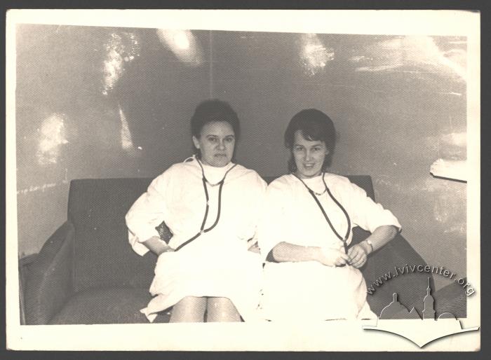 Young female doctors in a room 2