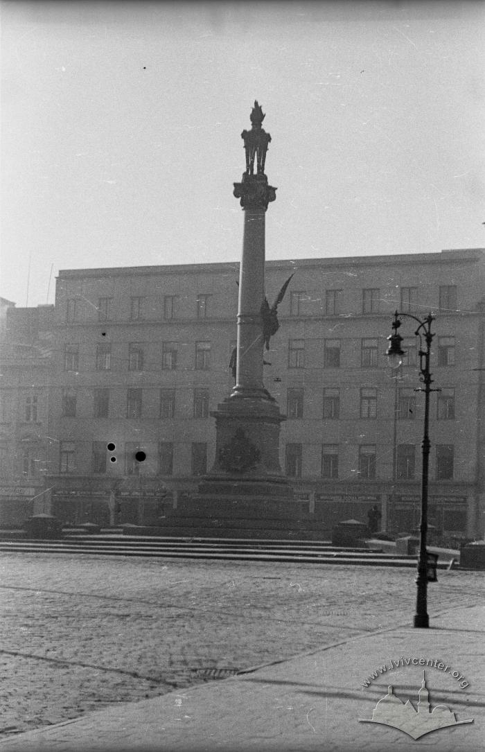 Пам'ятник Адаму Міцкевичу 2