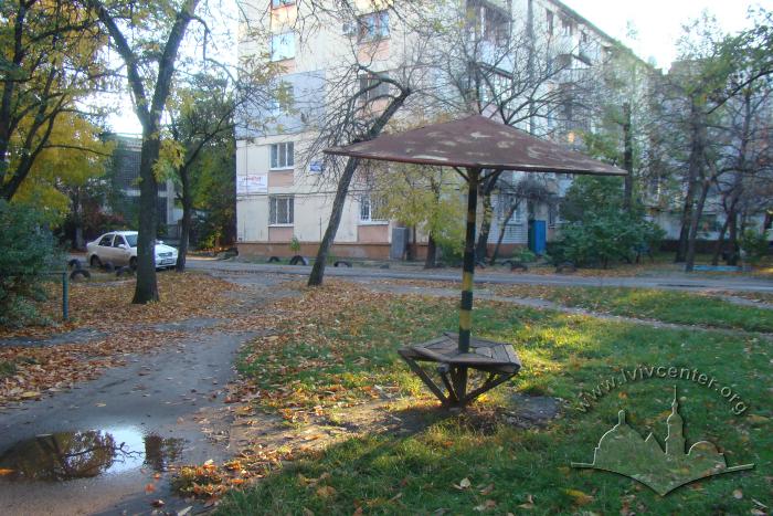 Вулиця Б. Хмельницького (колишня Гагаріна) 2
