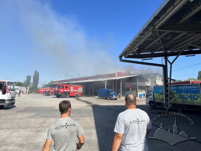 Після обстрілу ракетами продуктових складів 2