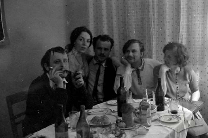 Spouses Kalynets with friends at the table in Easter 2
