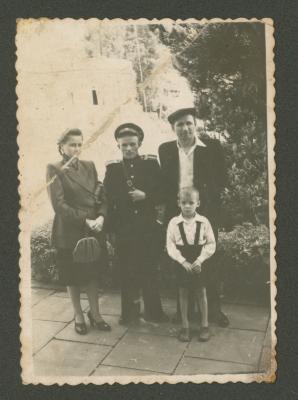 Portrait of the Dobrokhodskyi's with friends